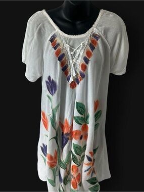 Sonya Collection White floral dress with lace‎ up front and short sleeves size M